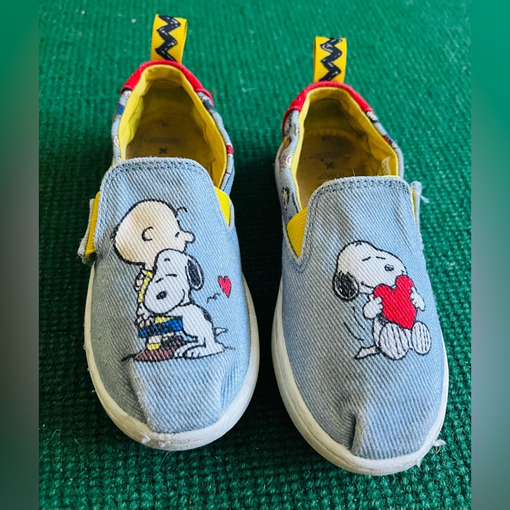TOMS X Peanuts the Kids' Tiny Alpargata Slip-Ons!

Size 9T

Retail $40